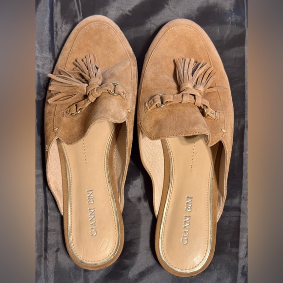 Gianni Bini Shoes - Gianni Bini Suede Tassel Loafer Mules Women’s Size 9M Tan